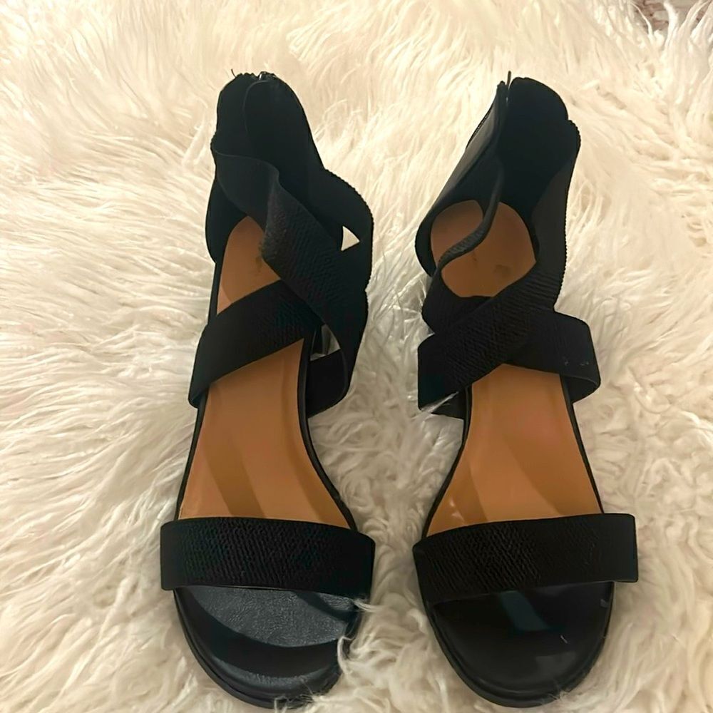 Tommy Bahama Thalia Heels Size 9.5